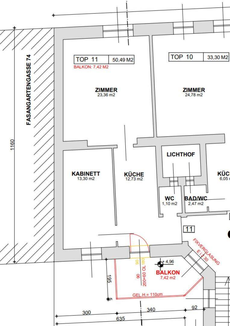 Grundriss der Wohnung TOP 11 mit mehreren Zimmern, Küche, Bad und einem Balkon.