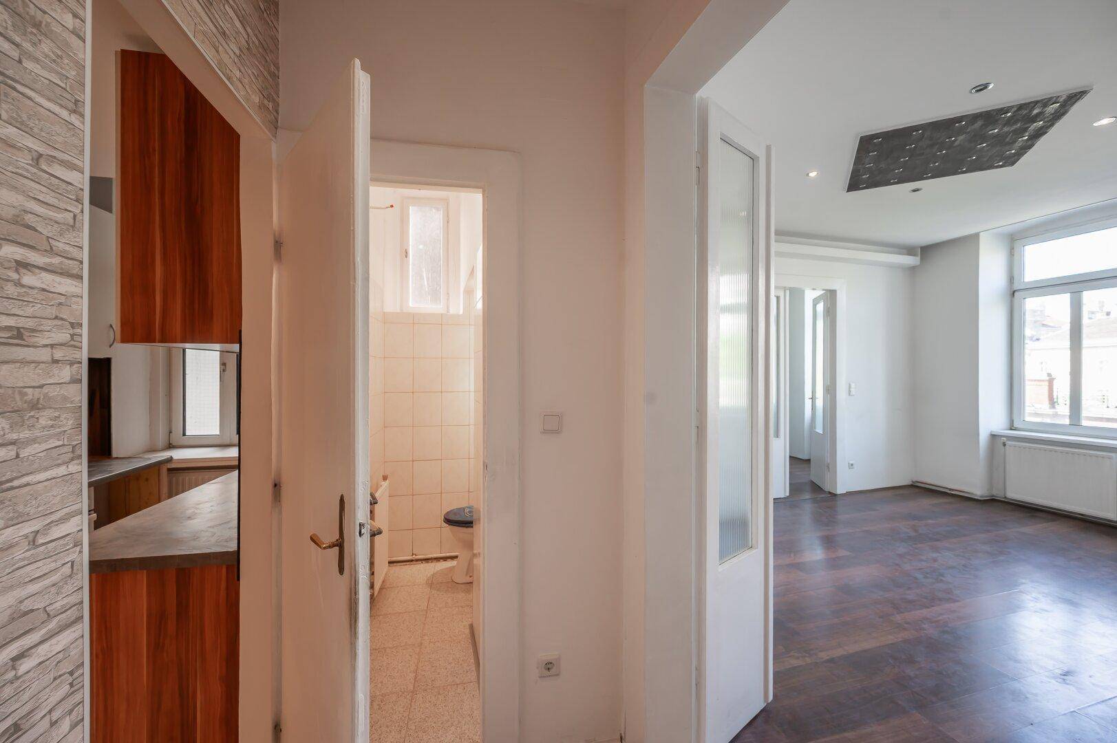 ++NEU++ Sanierungsbedürftige 2-Zimmer Altbau-Wohnung mit viel Potenzial! - zentrale Lage!! - View 5