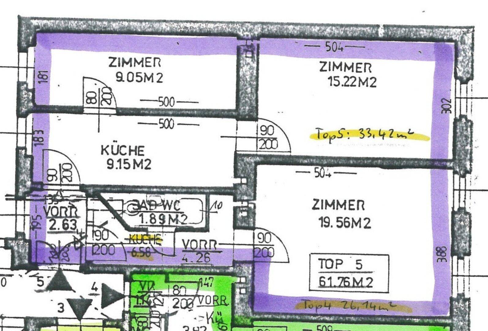 Grundrissplan einer Wohnung mit mehreren Zimmern, Küche, Bad/WC und Vorraum.