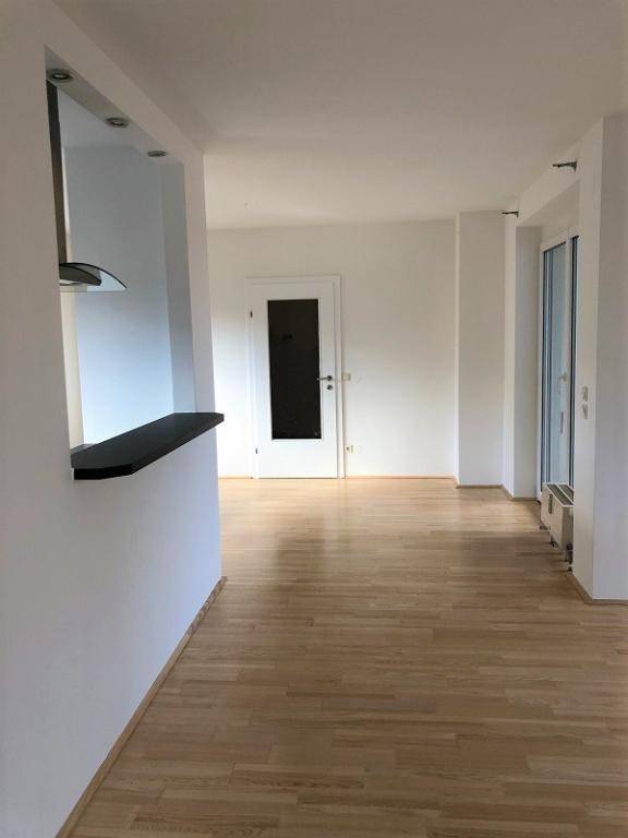 https://pictures.immobilienscout24.de/prod.www.immobilienscout24.at/pictureserver/loadPicture?q=70&id=012.0012000001E3r95-1594206093-985872f58c674923807e5243c1d50a0b