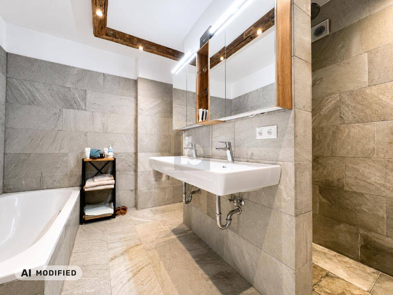 Modernes Badezimmer mit Badewanne, großem Waschbecken, Spiegelschrank und Holzbalken an der Decke.