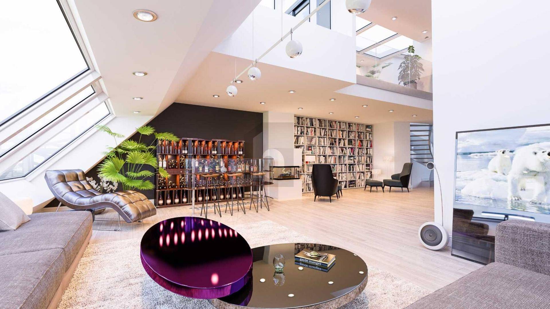 Geräumiges Wohnzimmer mit hohen Decken, großen Fenstern und integrierter Bar.