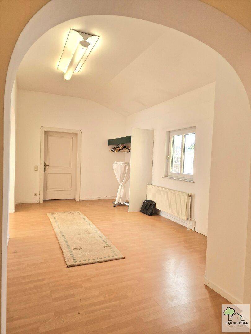 230m² BÜROFLÄCHE (od.KANZLEI od. PRAXIS) MIT 2 TERRASSEN--NETTOMIETE EUR 2800,- INKL. HEIZKOSTEN und BK – další