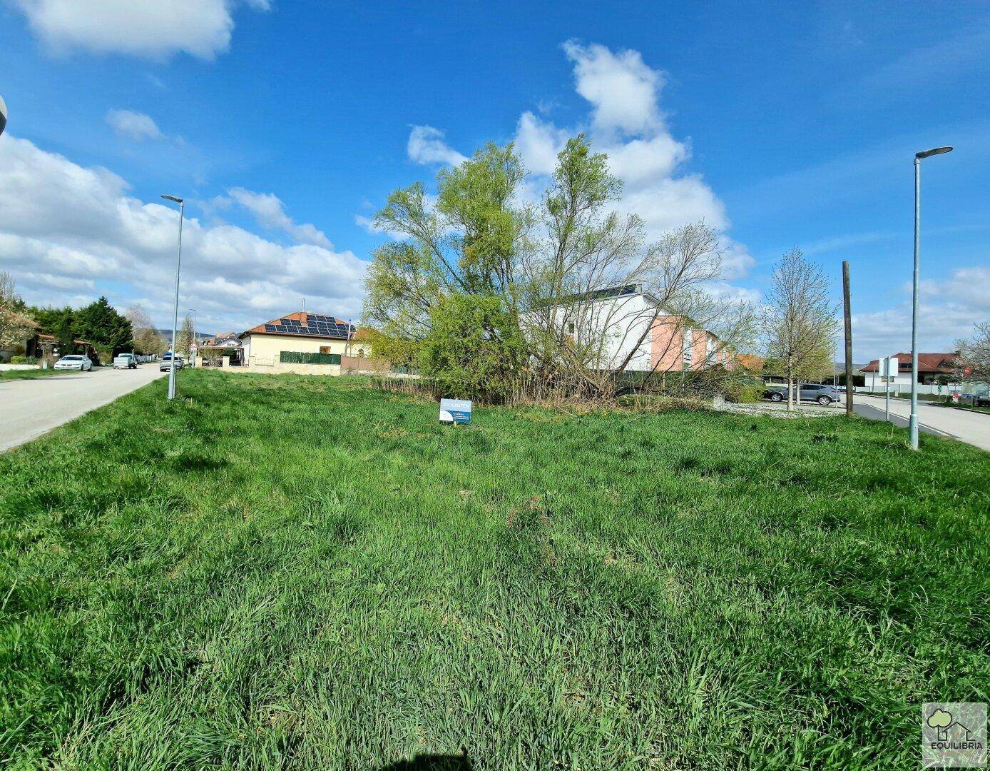 TRAUMHAFTES BAUGRUNDSTÜCK IN BESTER LAGE – 772 M² IN DONNERSKIRCHEN --NAHE BAHNHOF und GOLFCLUB - Ansicht 5