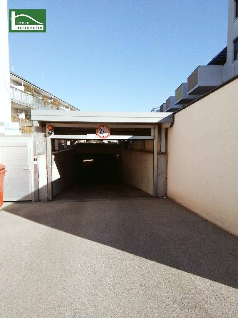 Einfahrt zur Garage