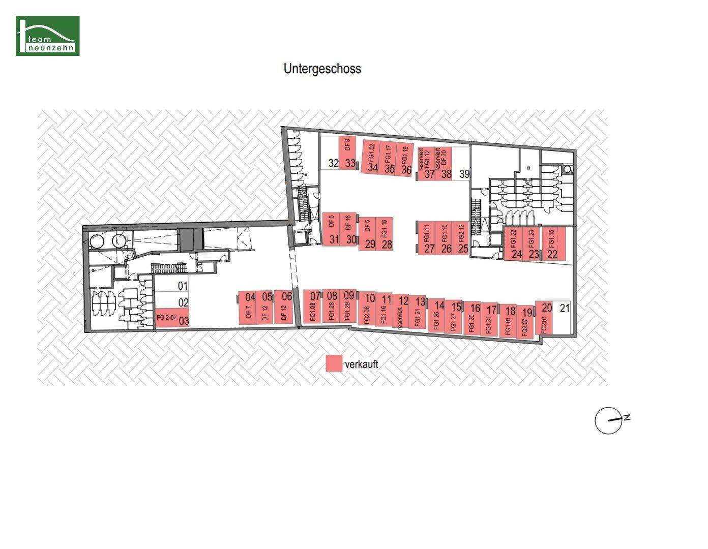 Grundriss des Untergeschosses mit verschiedenen Wohneinheiten, Abstellräumen und Zugängen.