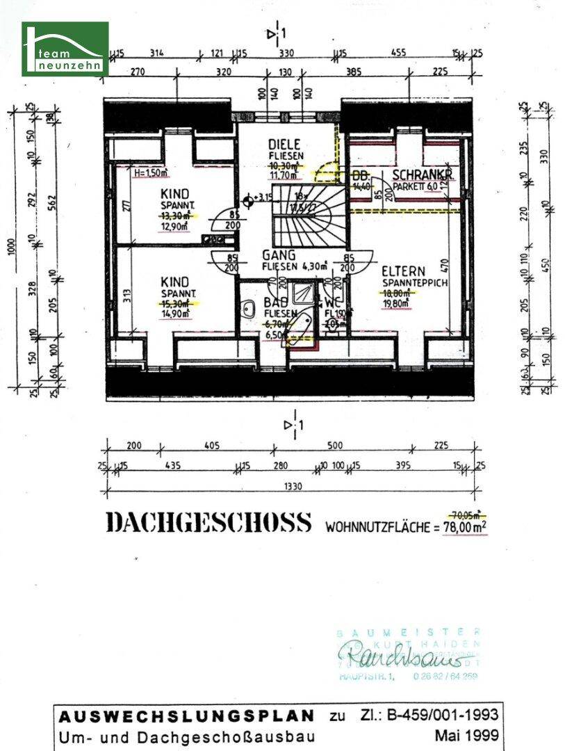Grundriss des Dachgeschosses mit Schlafzimmern, Bad, WC und sichtbaren Dachschrägen.