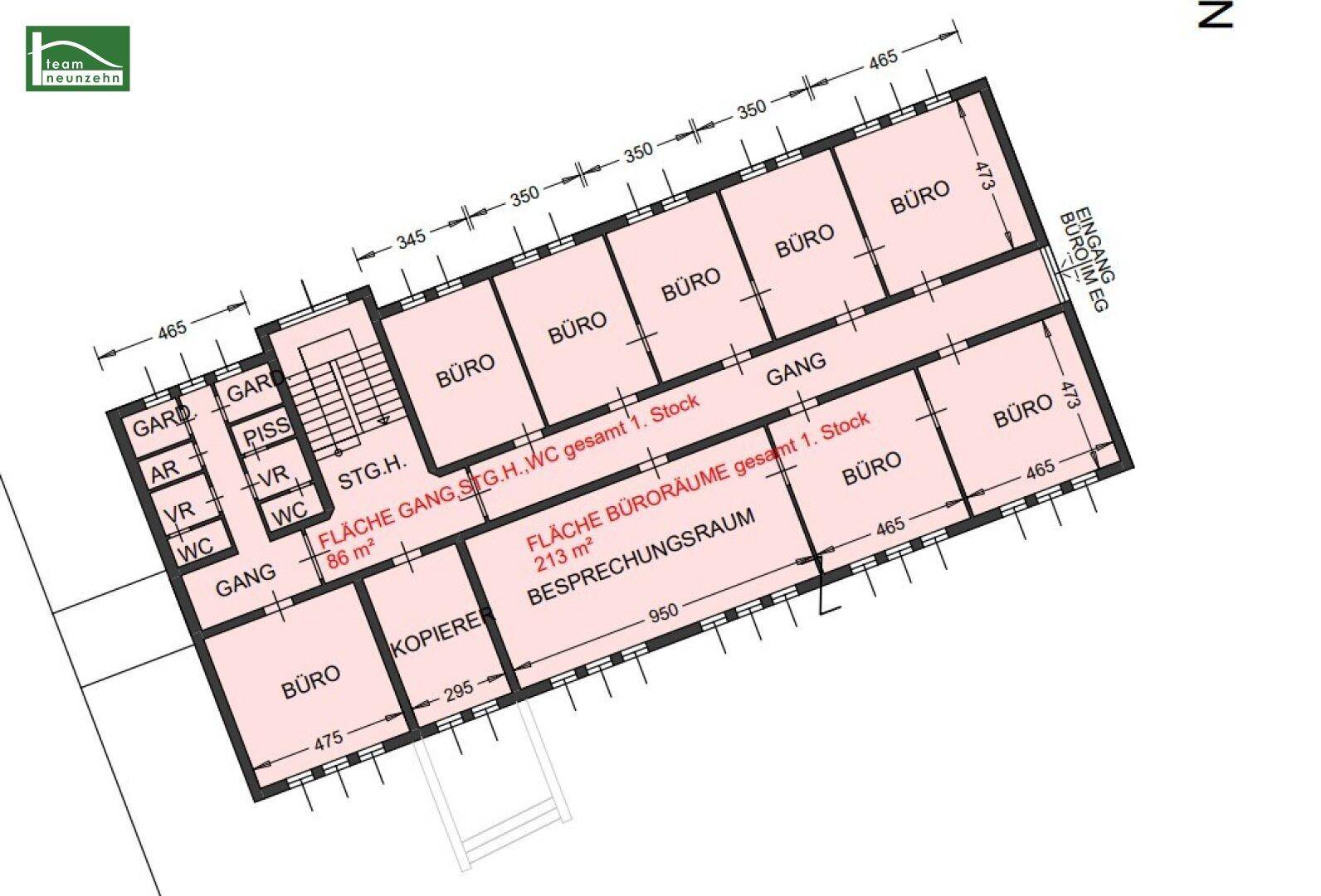 Grundrissplan eines Bürogeschosses mit mehreren Büroräumen, einem Besprechungsraum und Sanitäranlagen.