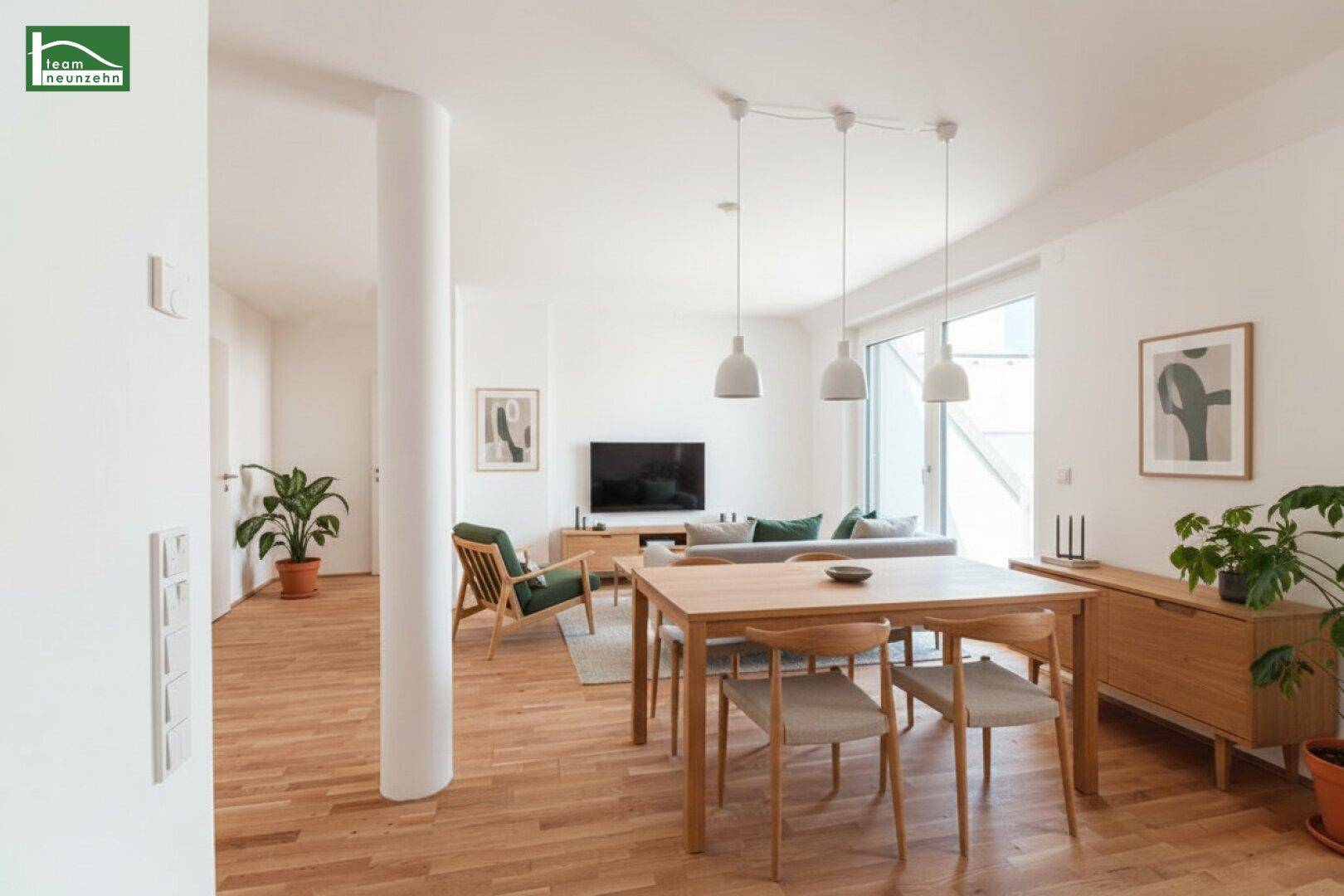 Gemütlicher Wohn- und Essbereich mit Holzboden, modernen Möbeln und viel Tageslicht.