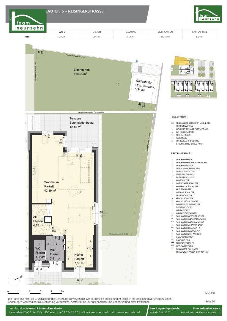 Grundriss des Erdgeschosses mit offenem Wohnraum, Küche, Terrasse und privatem Gartenbereich.