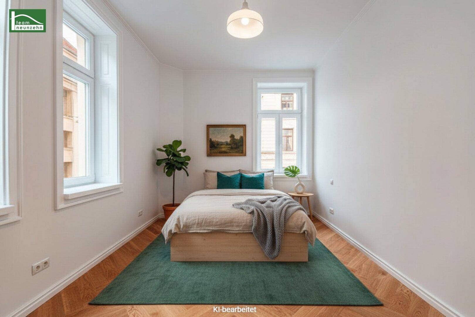 Ruhiges Schlafzimmer mit Fischgrätparkett, minimalistischer Einrichtung und viel Tageslicht.