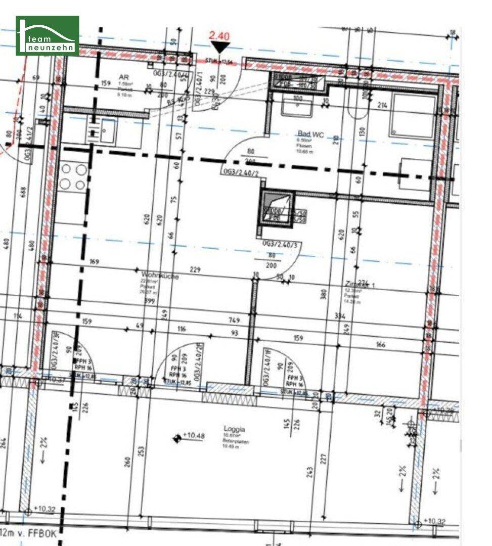Detaillierter Grundriss einer Wohneinheit mit Loggia und Raumaufteilung.