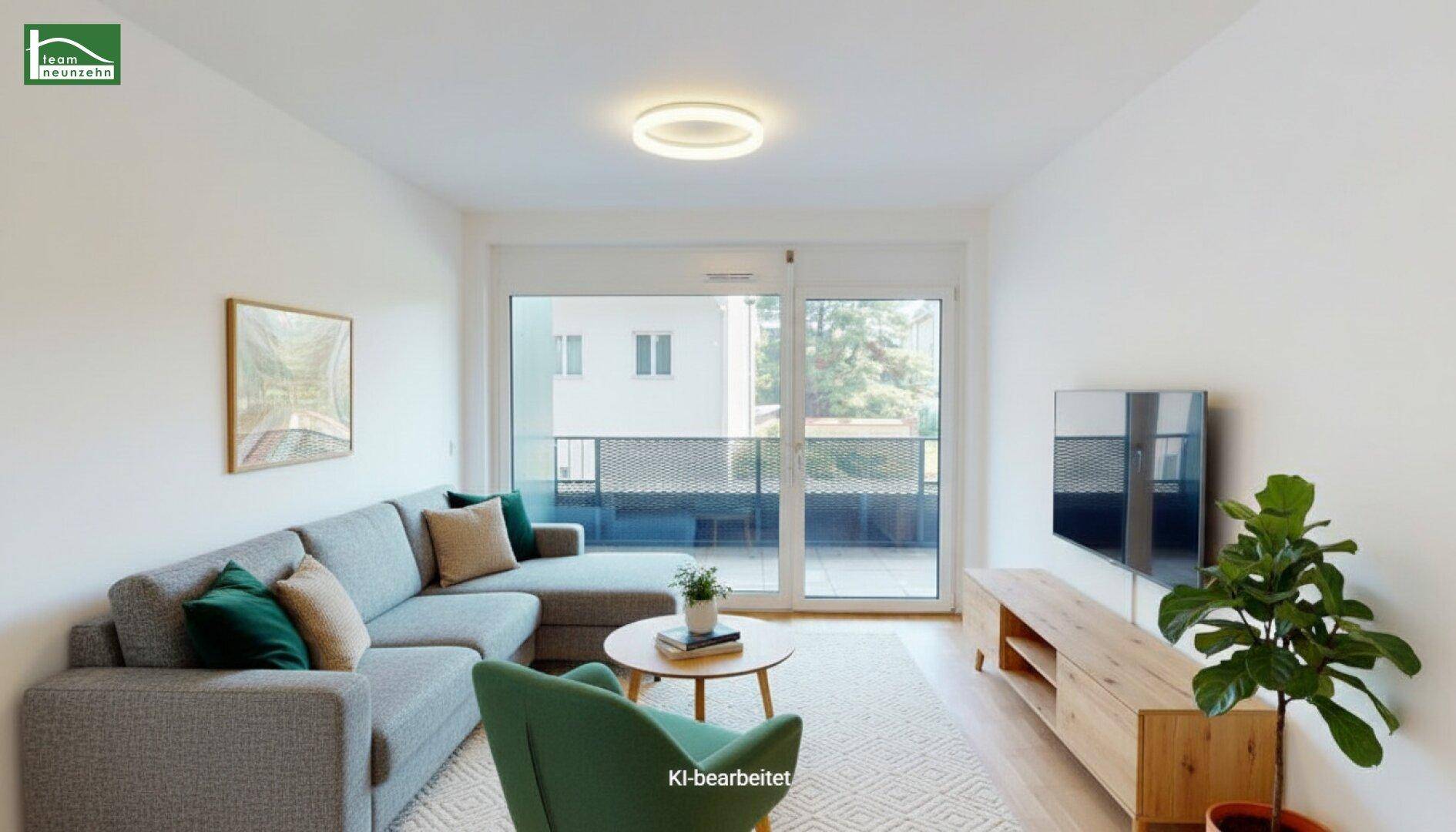 Modern eingerichtetes Wohnzimmer mit hellem Parkettboden und Zugang zu einem Balkon.