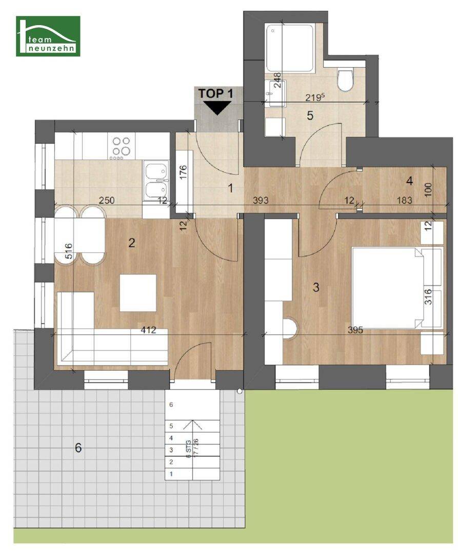 Grundriss der Wohnung Top 1 mit offenem Wohnbereich, Schlafzimmer und Badezimmer.