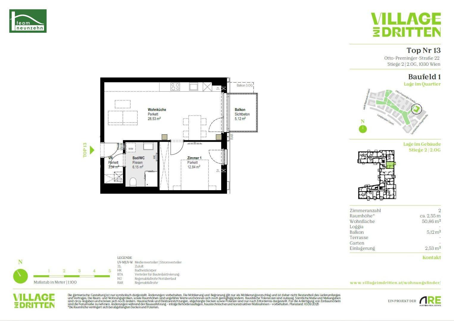 Grundriss einer Wohnung mit Wohnküche, Schlafzimmer, Bad und Balkon, inklusive Lageplan.