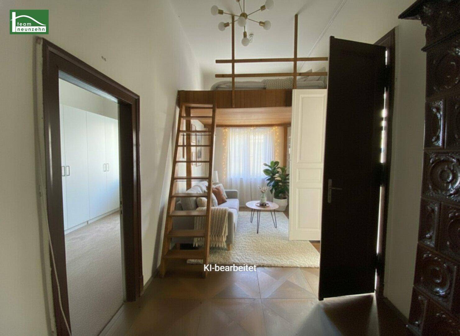 Gemütliches Zimmer mit Hochbett, Sofa und einem traditionellen Kachelofen.