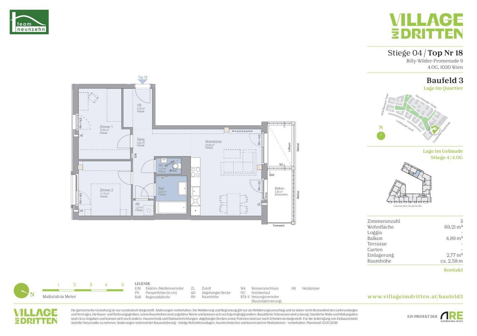 Detaillierter Grundriss einer Wohnung mit drei Zimmern und Balkon.