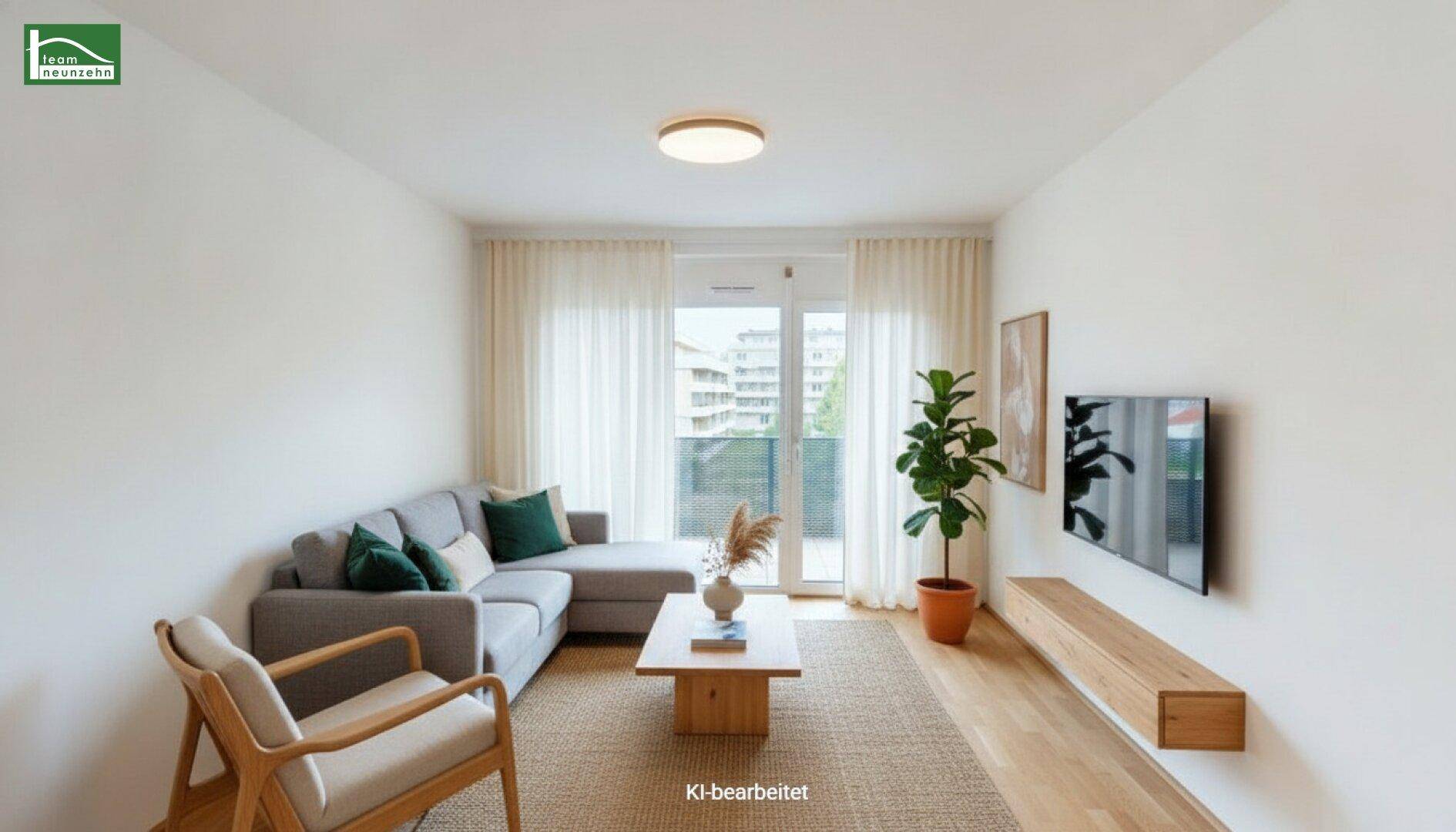 Modern eingerichtetes Wohnzimmer mit Sofa, Holzelementen und Zugang zum Balkon.