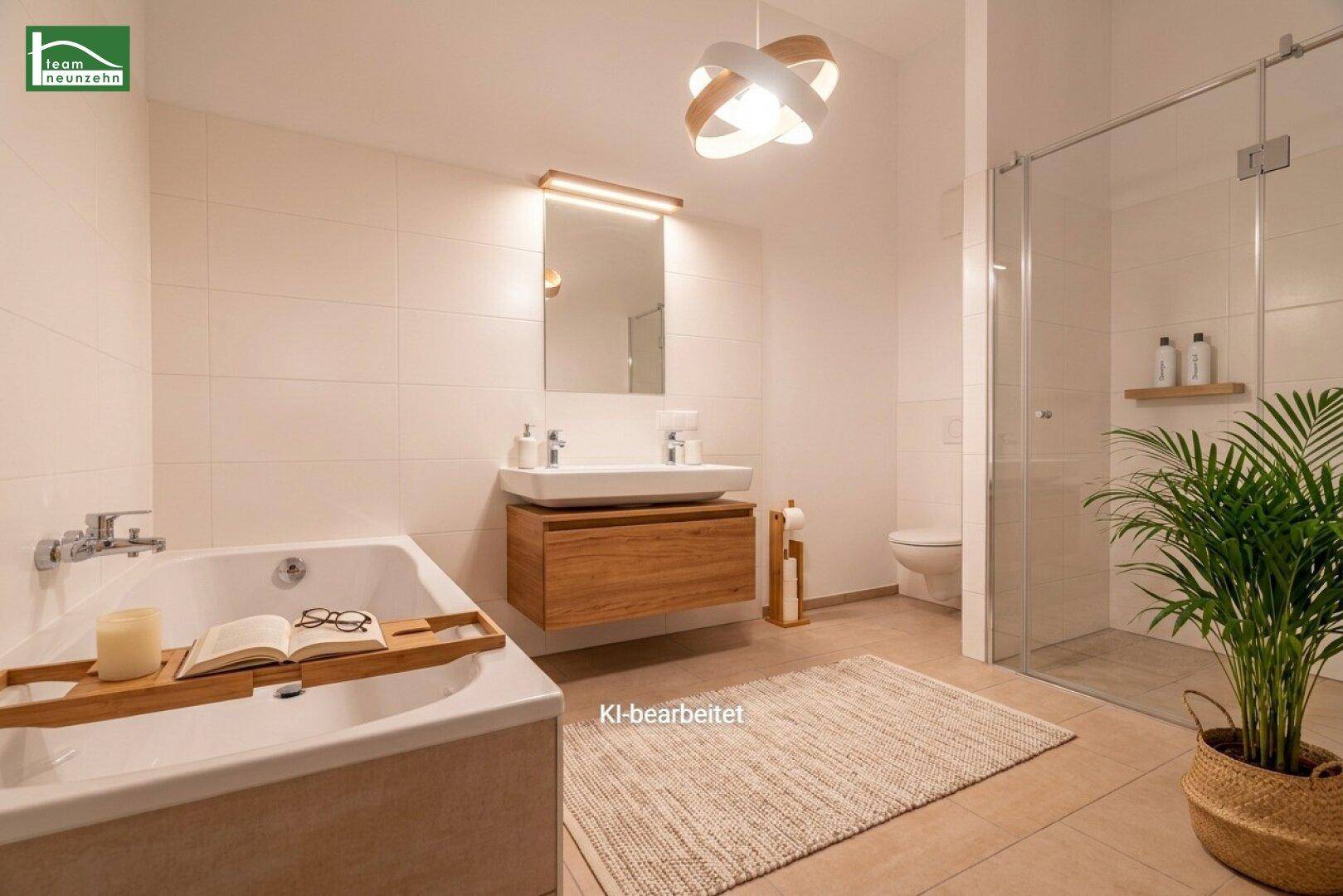 Modernes Badezimmer mit Badewanne, begehbarer Dusche, Doppelwaschbecken und hellen Fliesen.