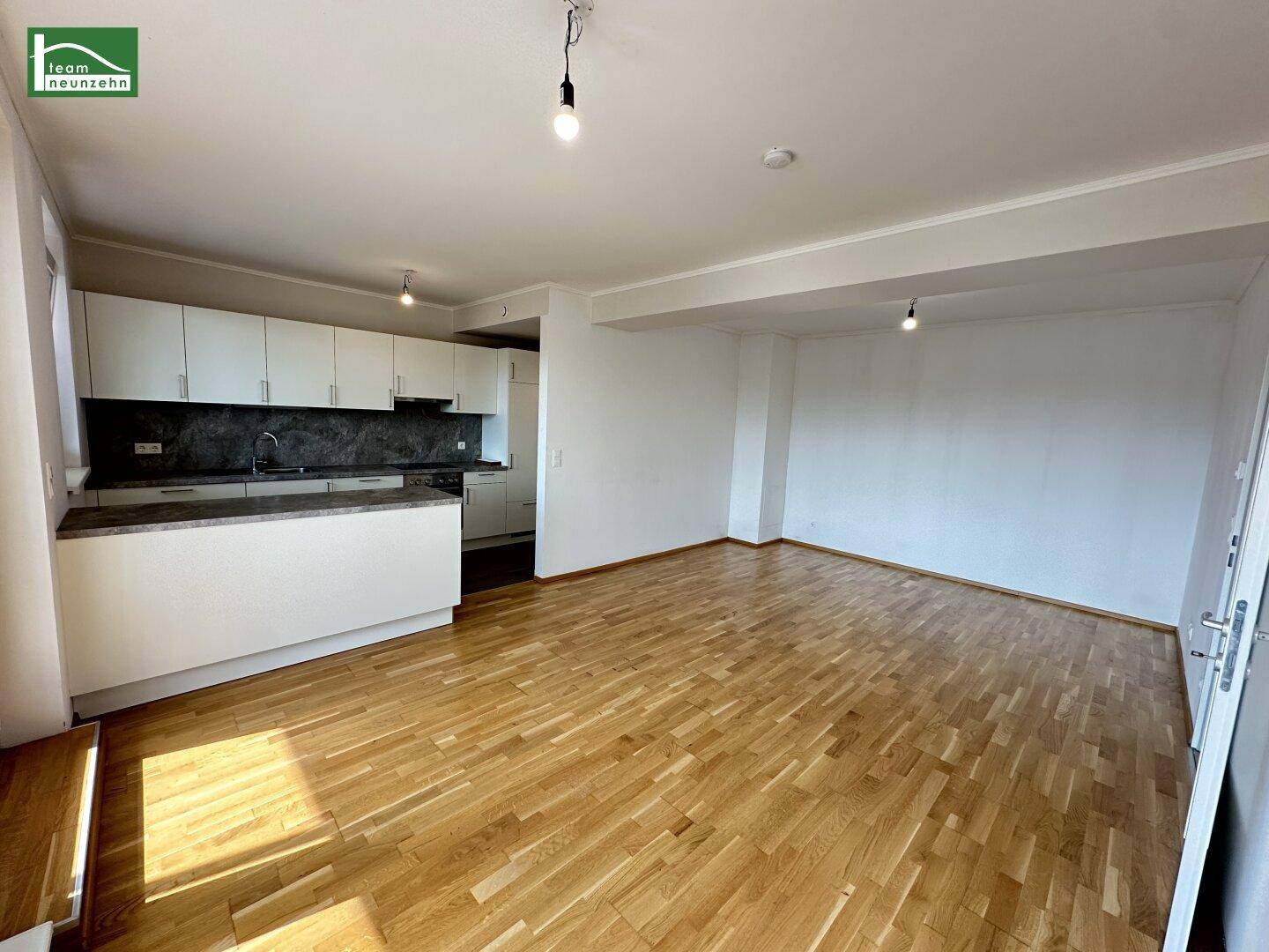 Zentral begehbare Wohnung mit Wintergarten ohne direktes Gegenüber! Traumbad mit Dusche &amp; Badewanne! - Ansicht 4