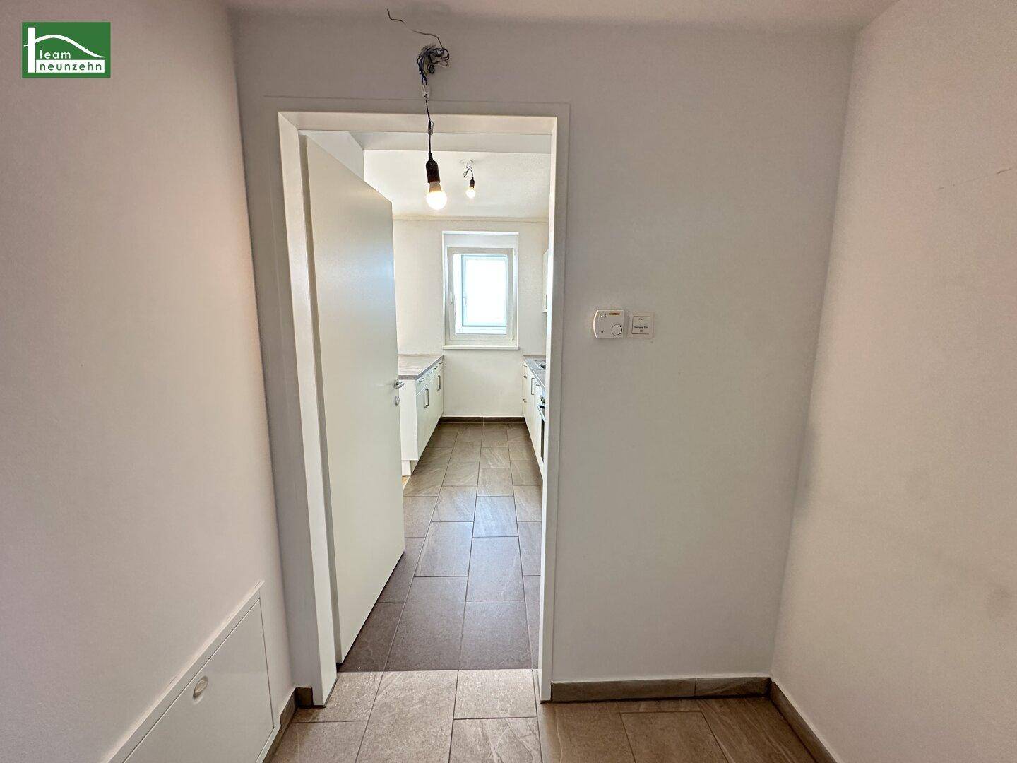 Zentral begehbare Wohnung mit Wintergarten ohne direktes Gegenüber! Traumbad mit Dusche &amp; Badewanne! - Mehr