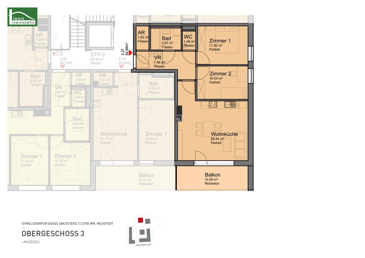 Grundrissplan einer Wohnung mit Wohnküche, zwei Zimmern, Bad, WC und Balkon.