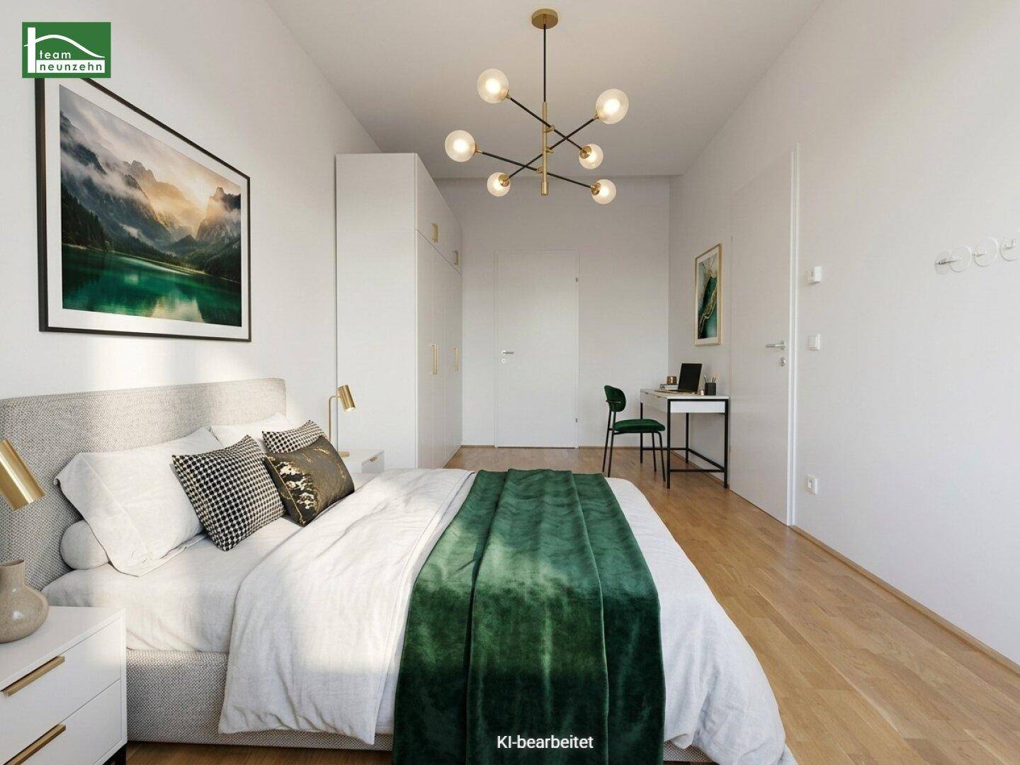 Helles Schlafzimmer mit Holzboden, modernem Bett und integrierten Kleiderschränken.