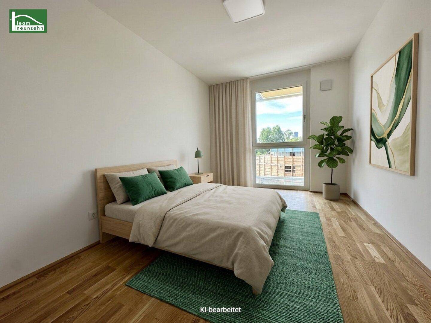 Modern eingerichtetes Schlafzimmer mit Holzboden, Bett und grünen Akzenten, KI-bearbeitet.