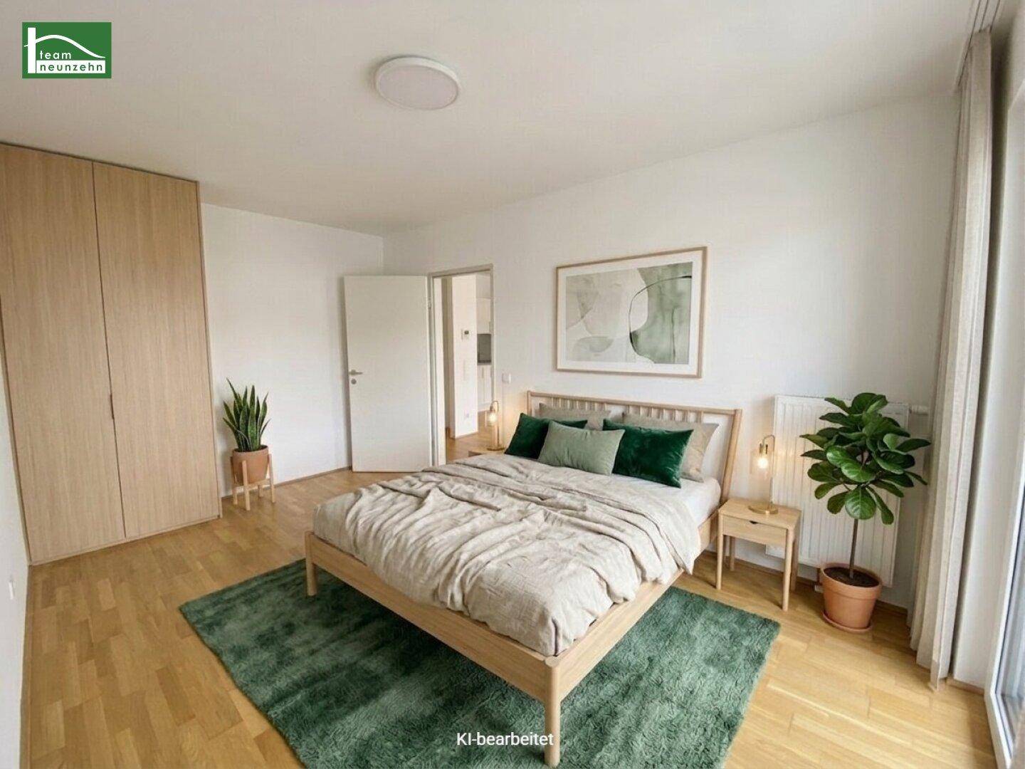 Virtuell möbliertes Schlafzimmer mit Holzboden und großem Kleiderschrank.