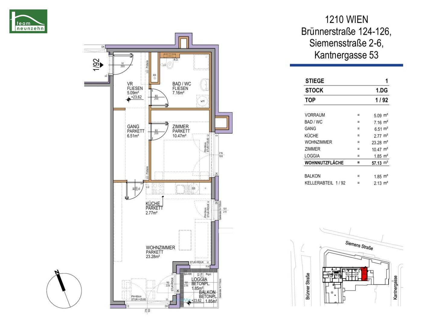 Detaillierter Grundriss einer Wohnung mit Wohnzimmer, Küche, Bad und Balkon.