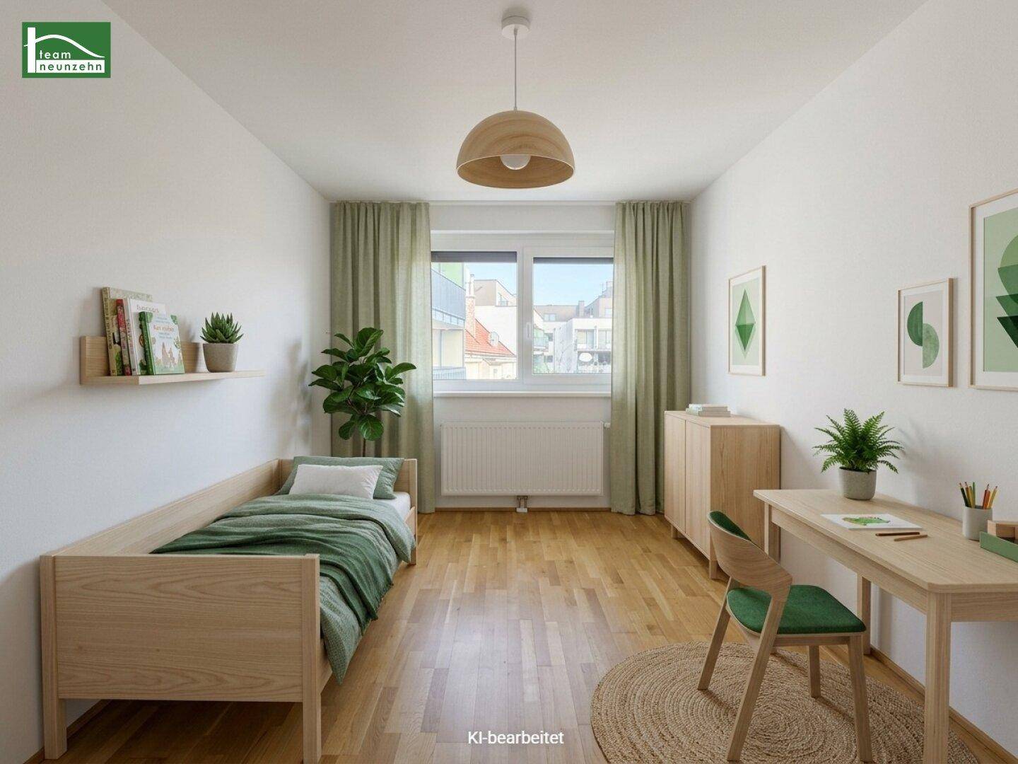 Virtuell inszeniertes Kinderzimmer mit Holzboden, Schreibtisch und hellem Fenster.