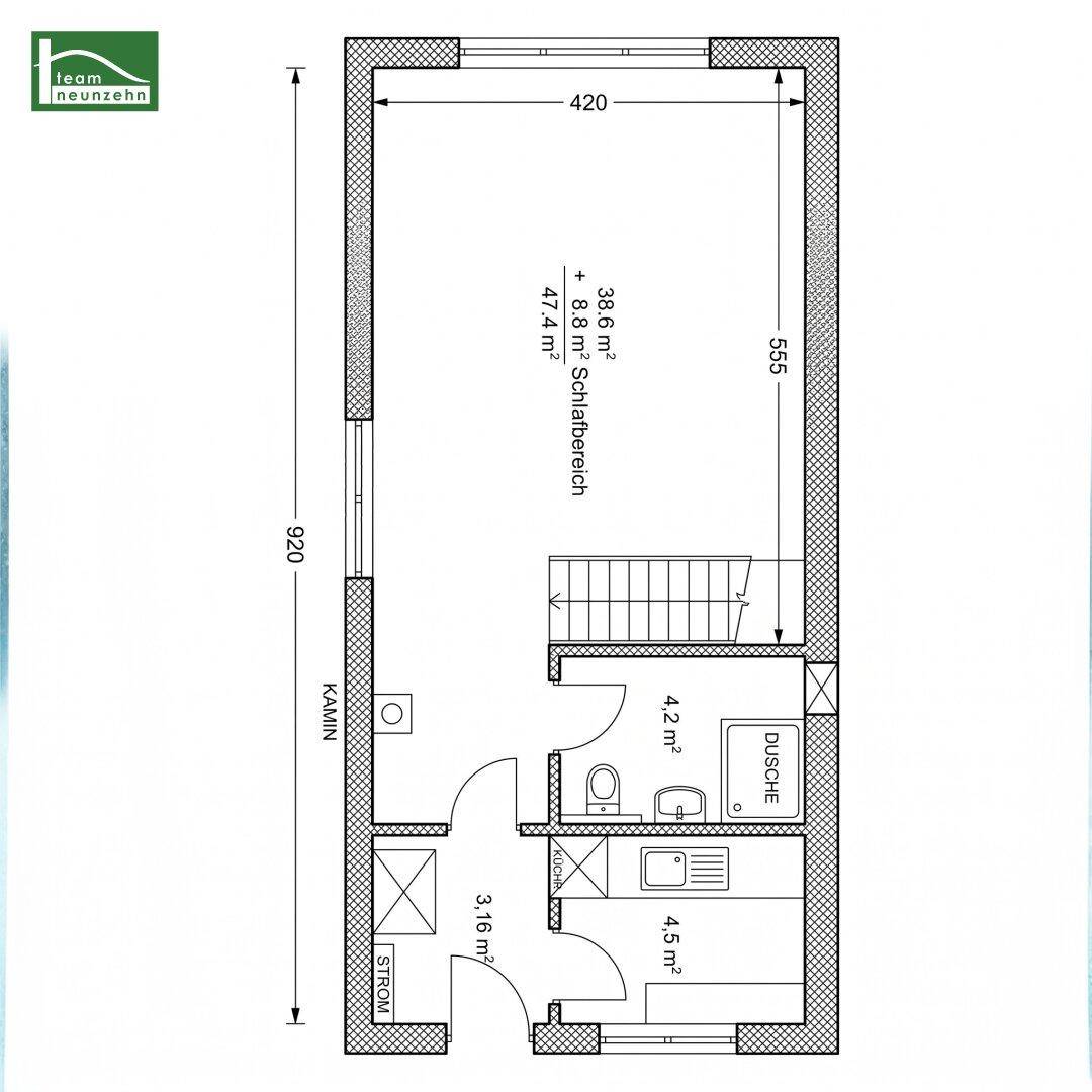Grundriss des Erdgeschosses mit Wohnbereich, Bad und Küche.