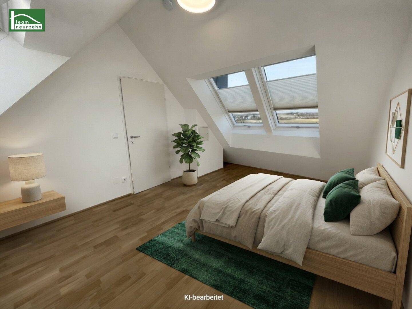 Gemütliches Schlafzimmer im Dachgeschoss mit Holzboden, Bett und viel natürlichem Licht.