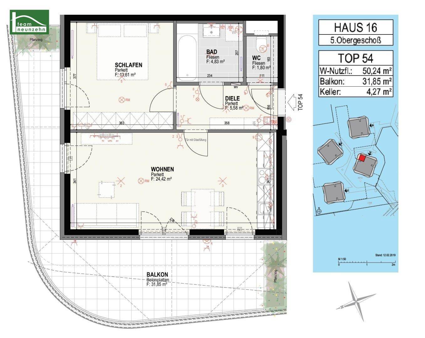 Detaillierter Grundriss einer Wohnung mit Schlafzimmer, Bad, WC, Wohnbereich und großem Balkon.