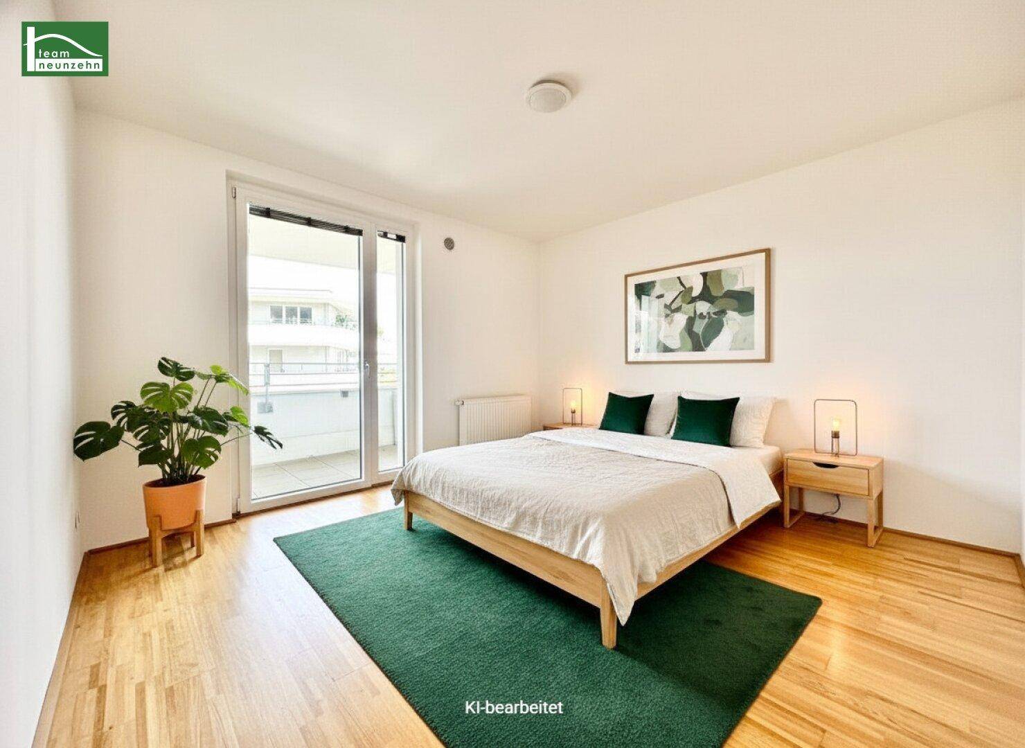 Gemütliches Schlafzimmer mit Holzbett, grünem Teppich und Balkonzugang, modern eingerichtet.