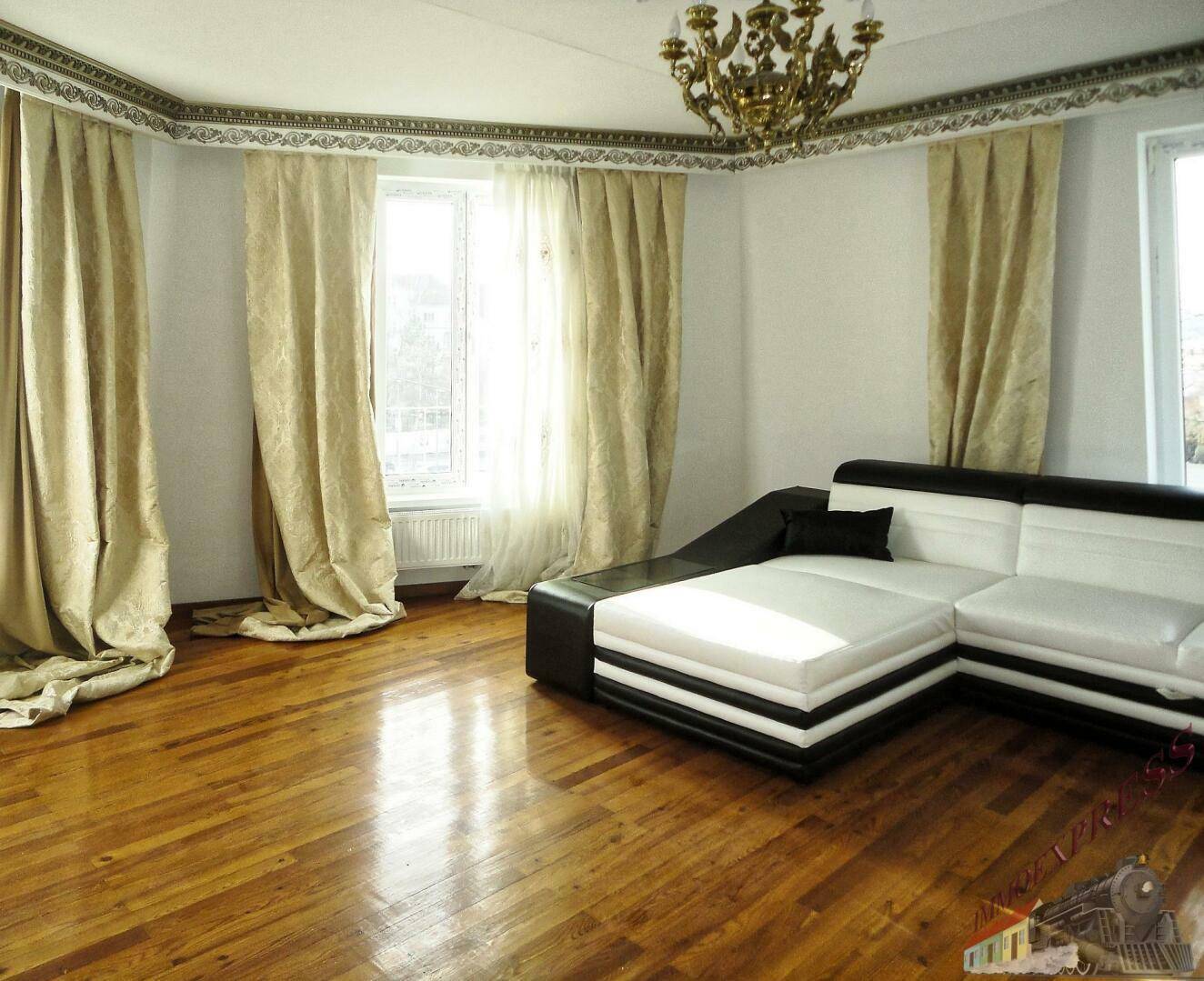 8 Wohnzimmer_Top4
