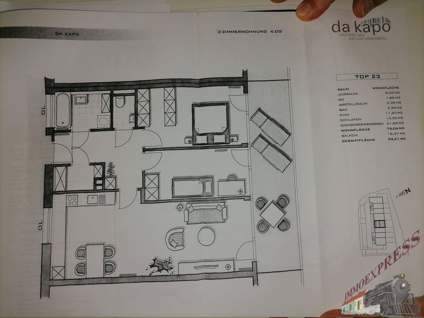 Detaillierter Grundrissplan einer 3-Zimmer-Wohnung mit Balkon und Flächenangaben.