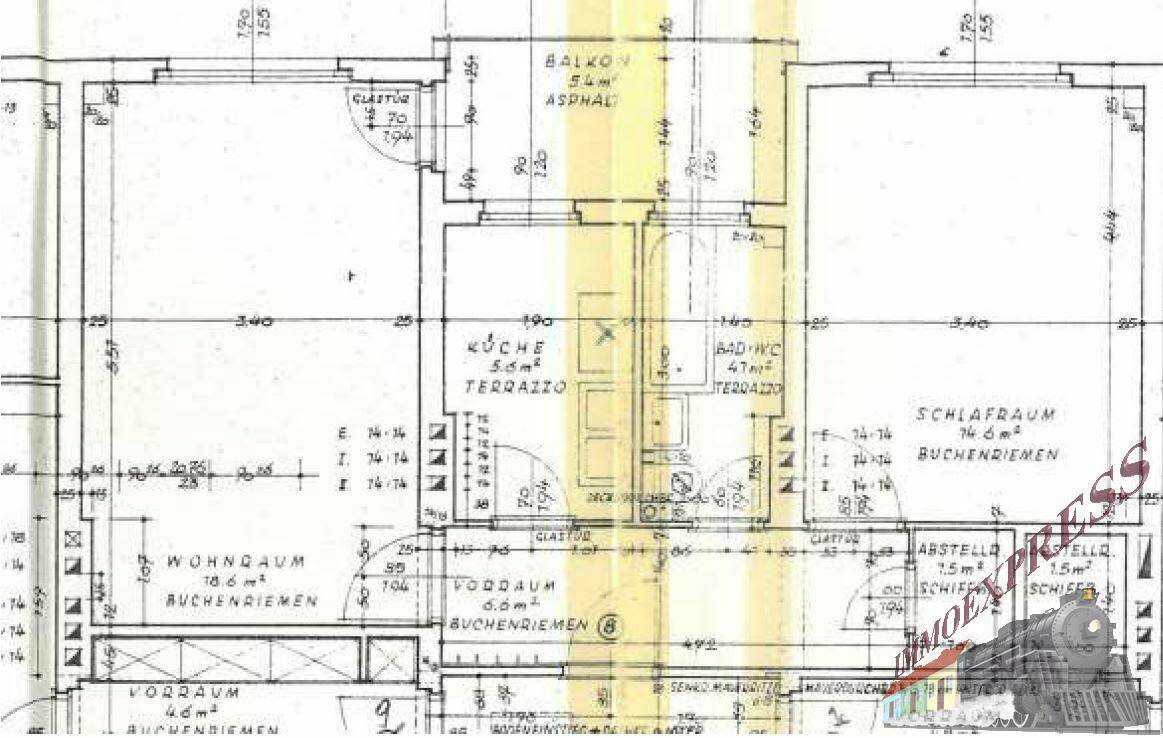 Grundrissplan einer Etage mit Wohnraum, Küche, Bad und separatem WC.