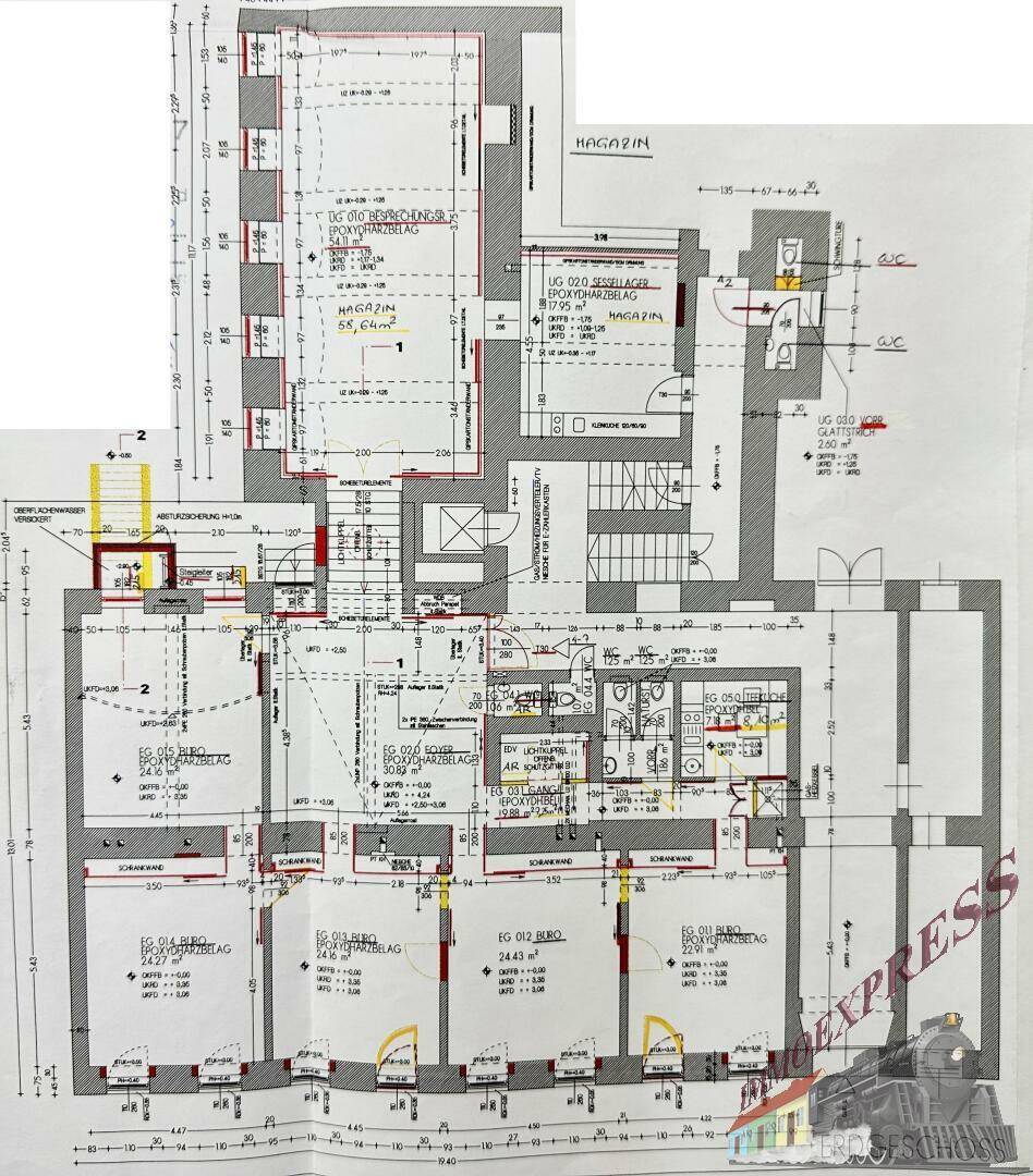 Detaillierter Grundriss des Erdgeschosses mit mehreren Büroräumen, Magazin und Sanitäranlagen.