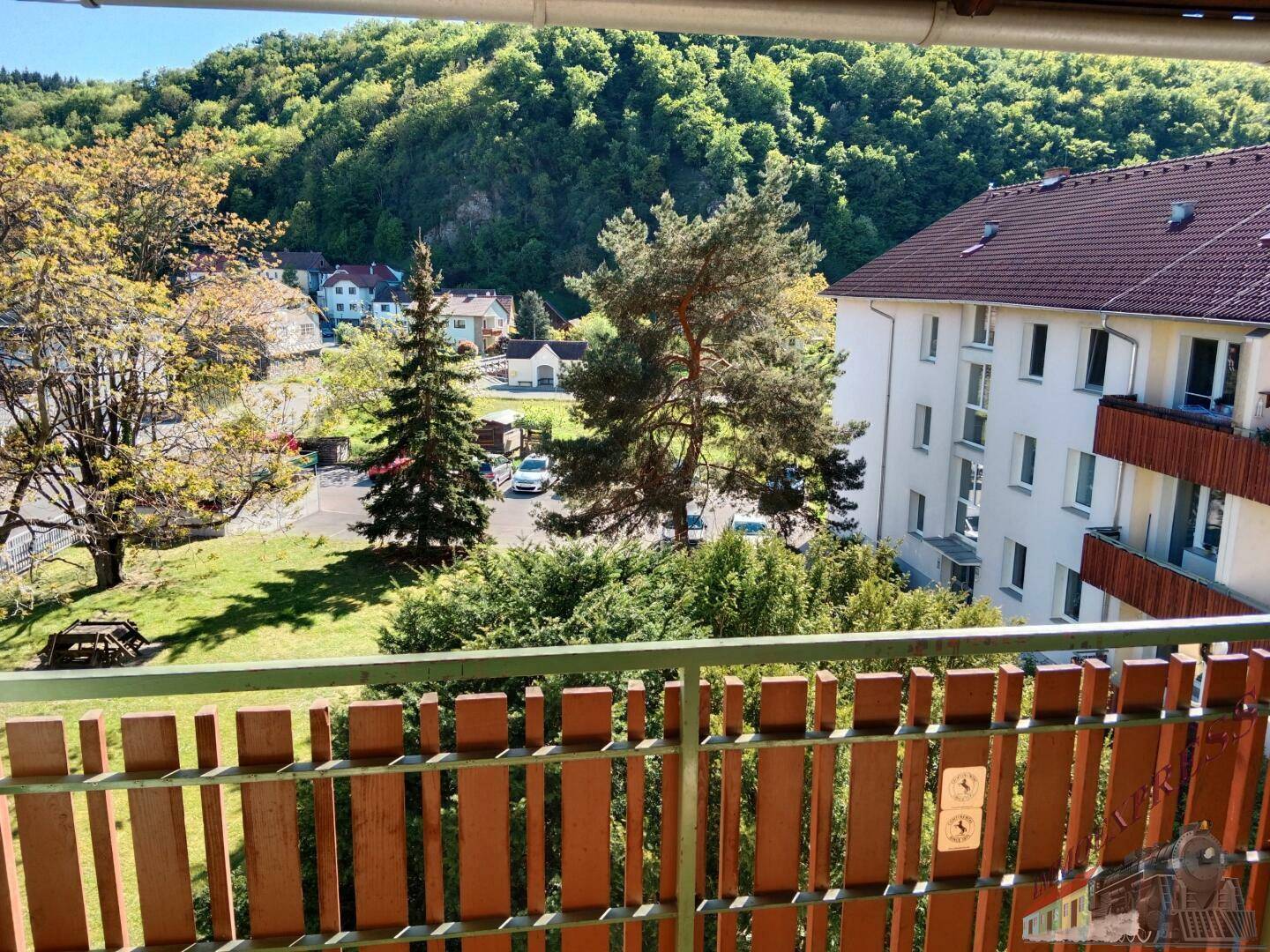 Blick vom Balkon ins Grüne