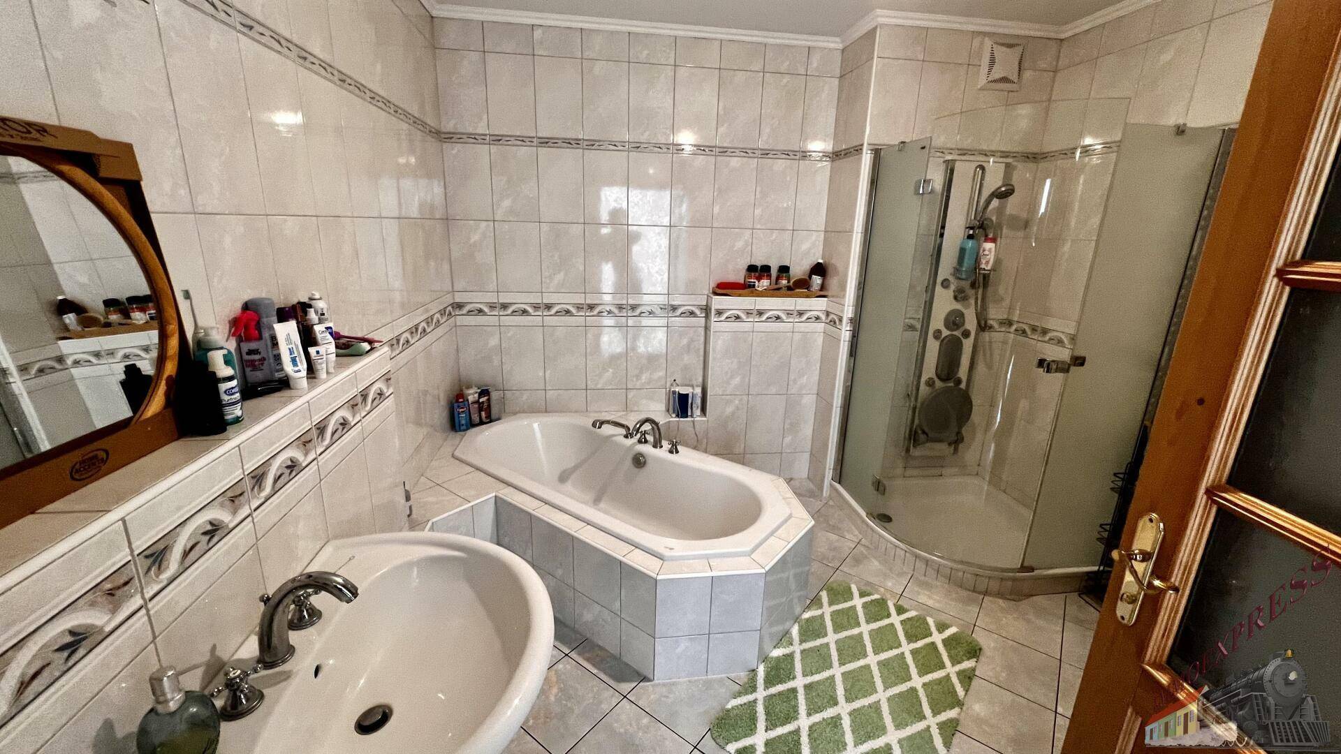 Badezimmer EG