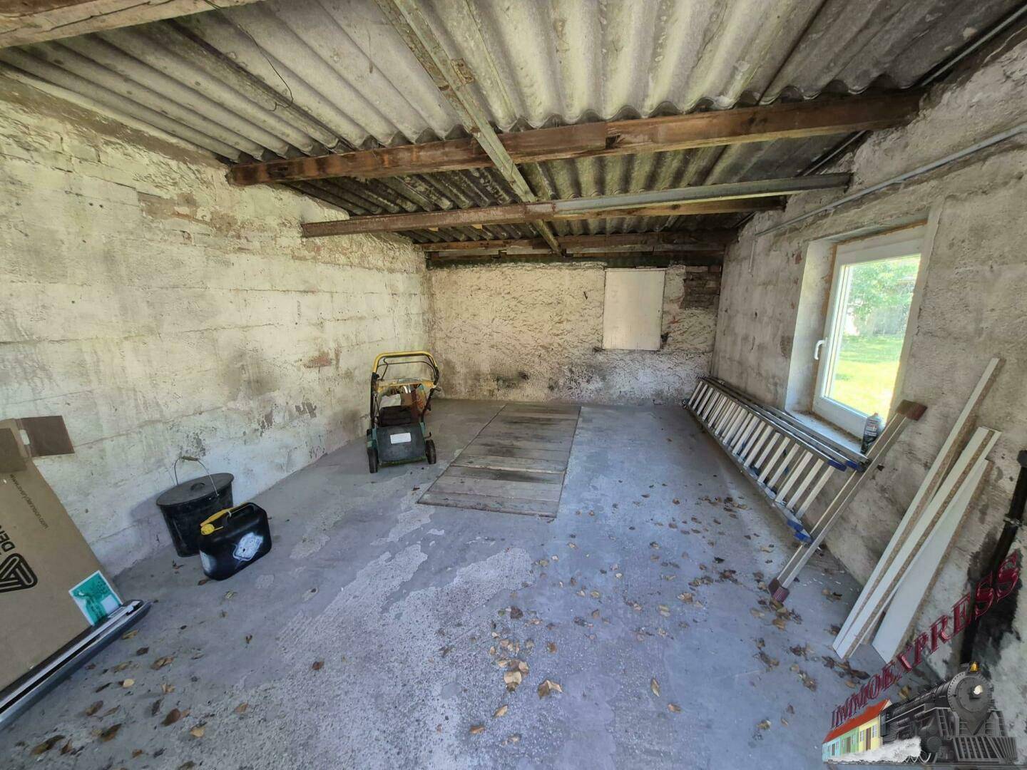 Garage mit Montagegrube WW