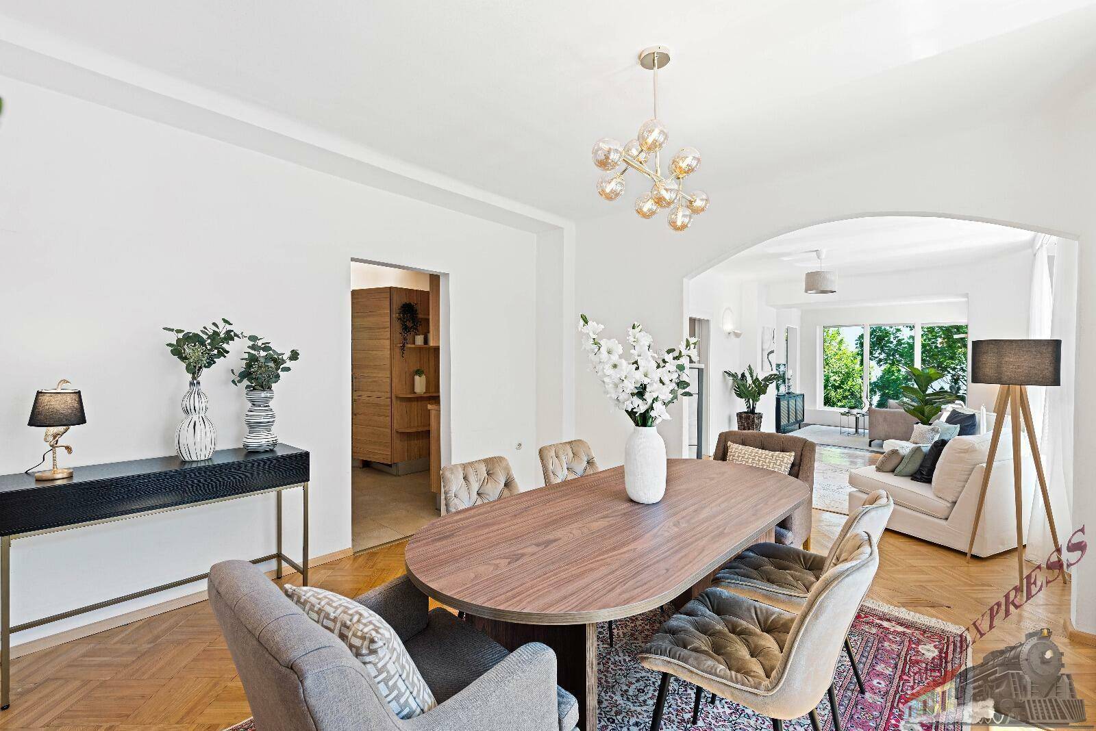 A9 Speisezimmer