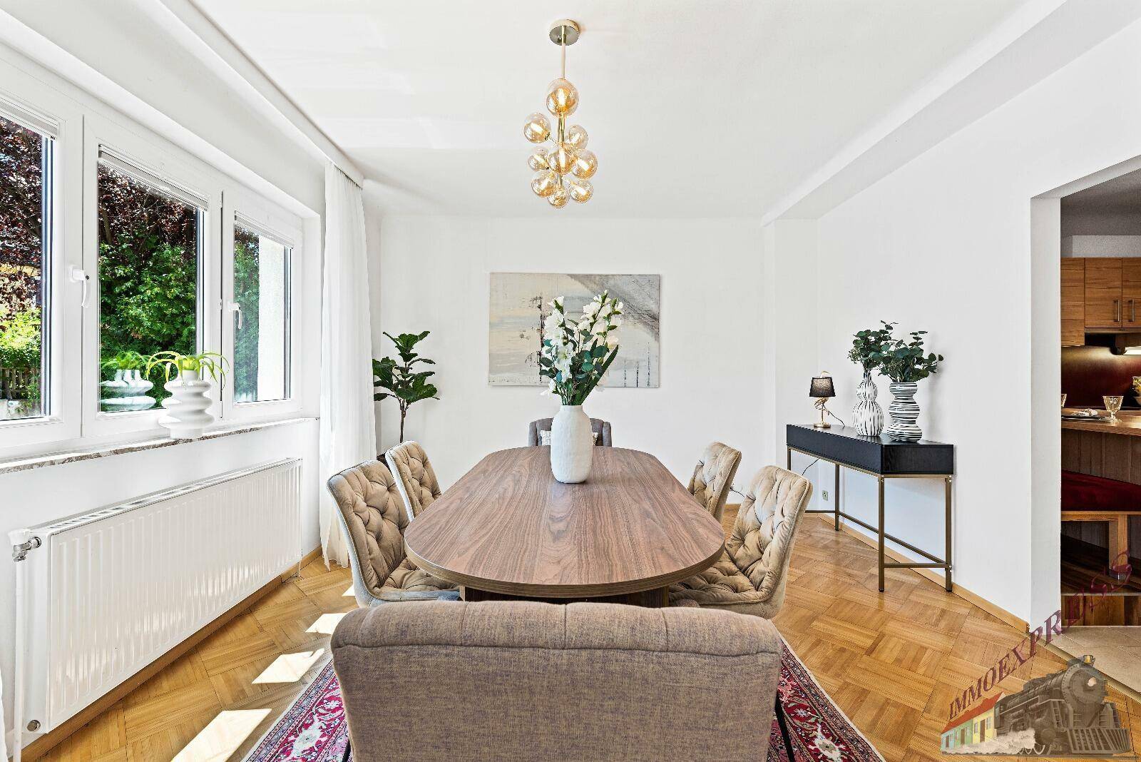 A9 Speisezimmer