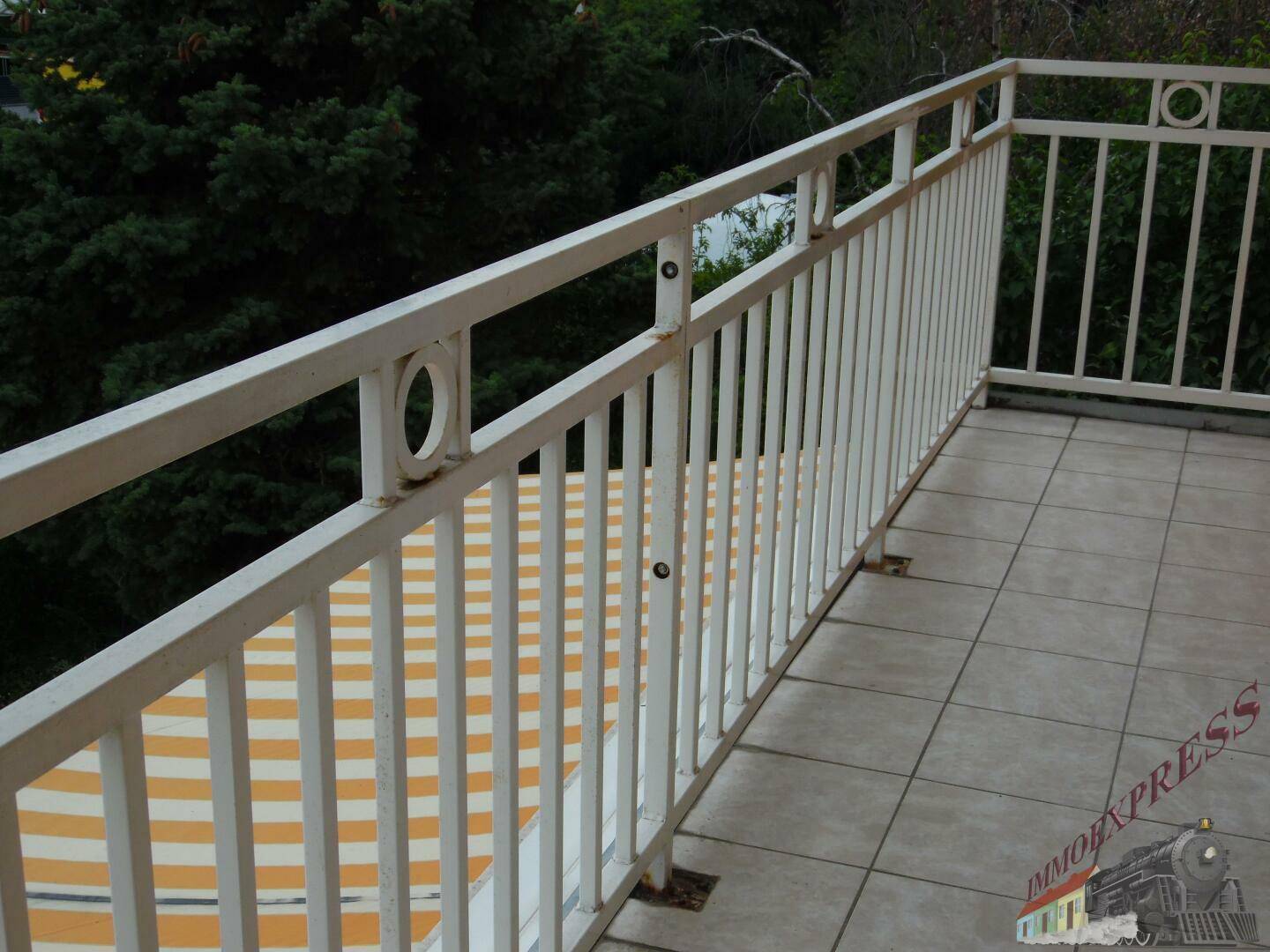 ca 10 m² Südbalkon OG