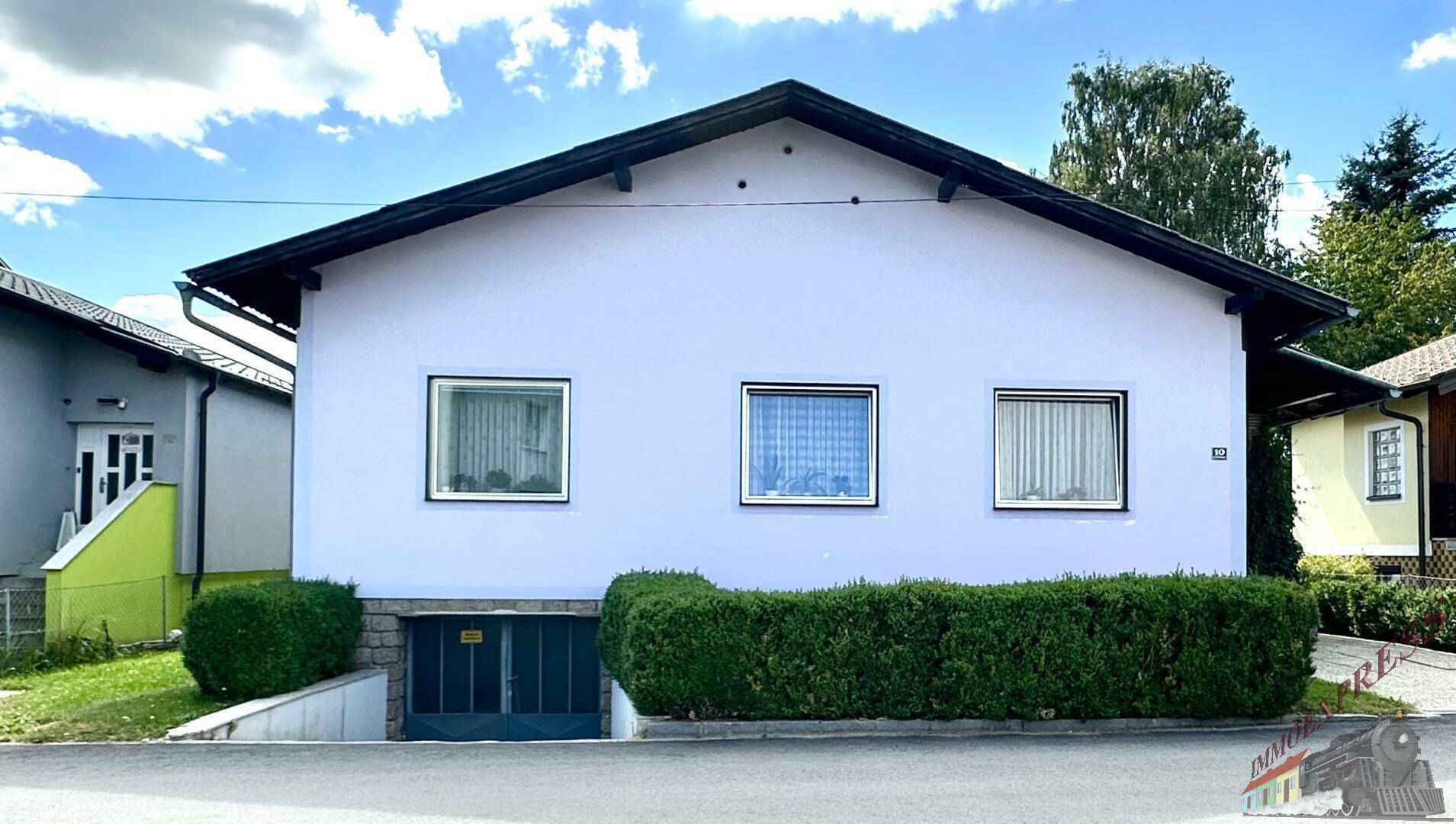 Haus Straßenansicht 1