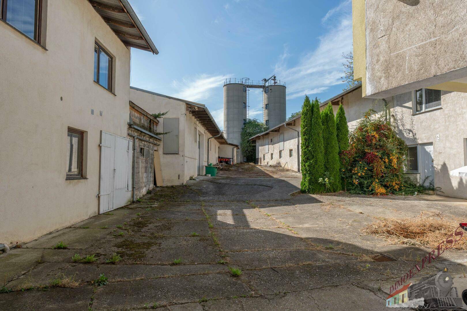 Landleben auf fast 1700m² in Groß bei Hollabrunn! - Ansicht 2