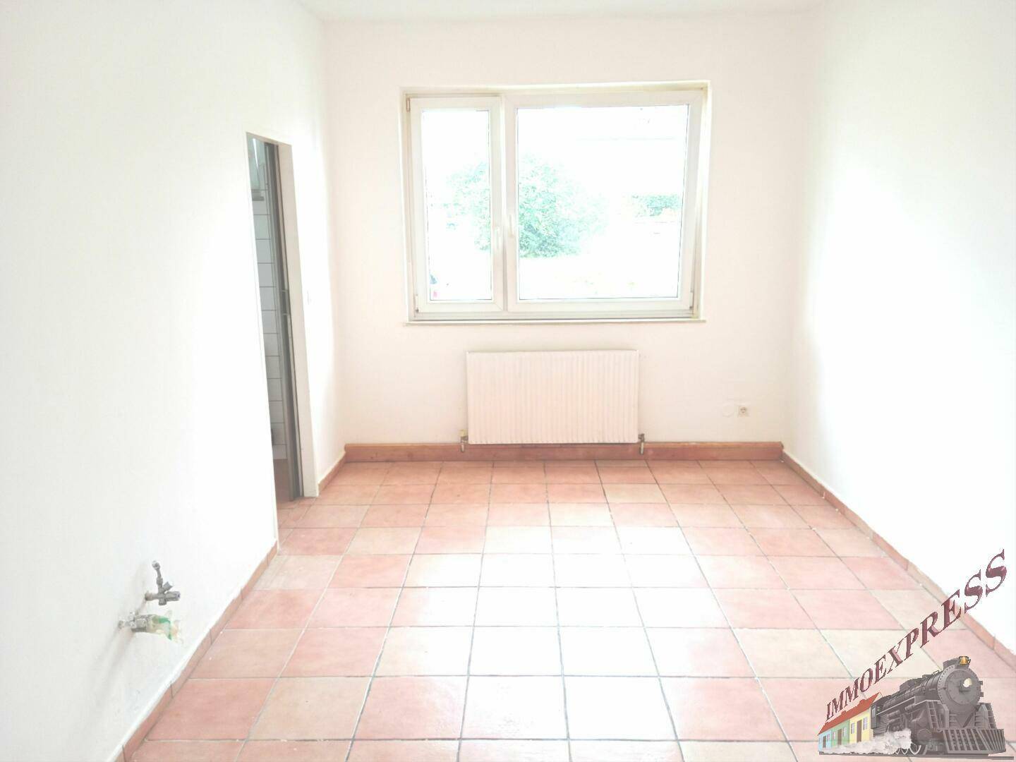 Raum für Küche mit allen Anschlüssen