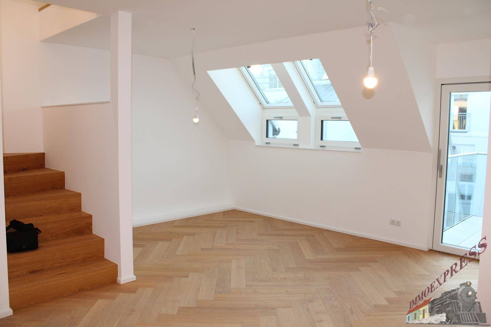 Gut gelegene Dachgeschosswohnung im 9. Bezirk mit Balkon und Terrasse – pohled 3