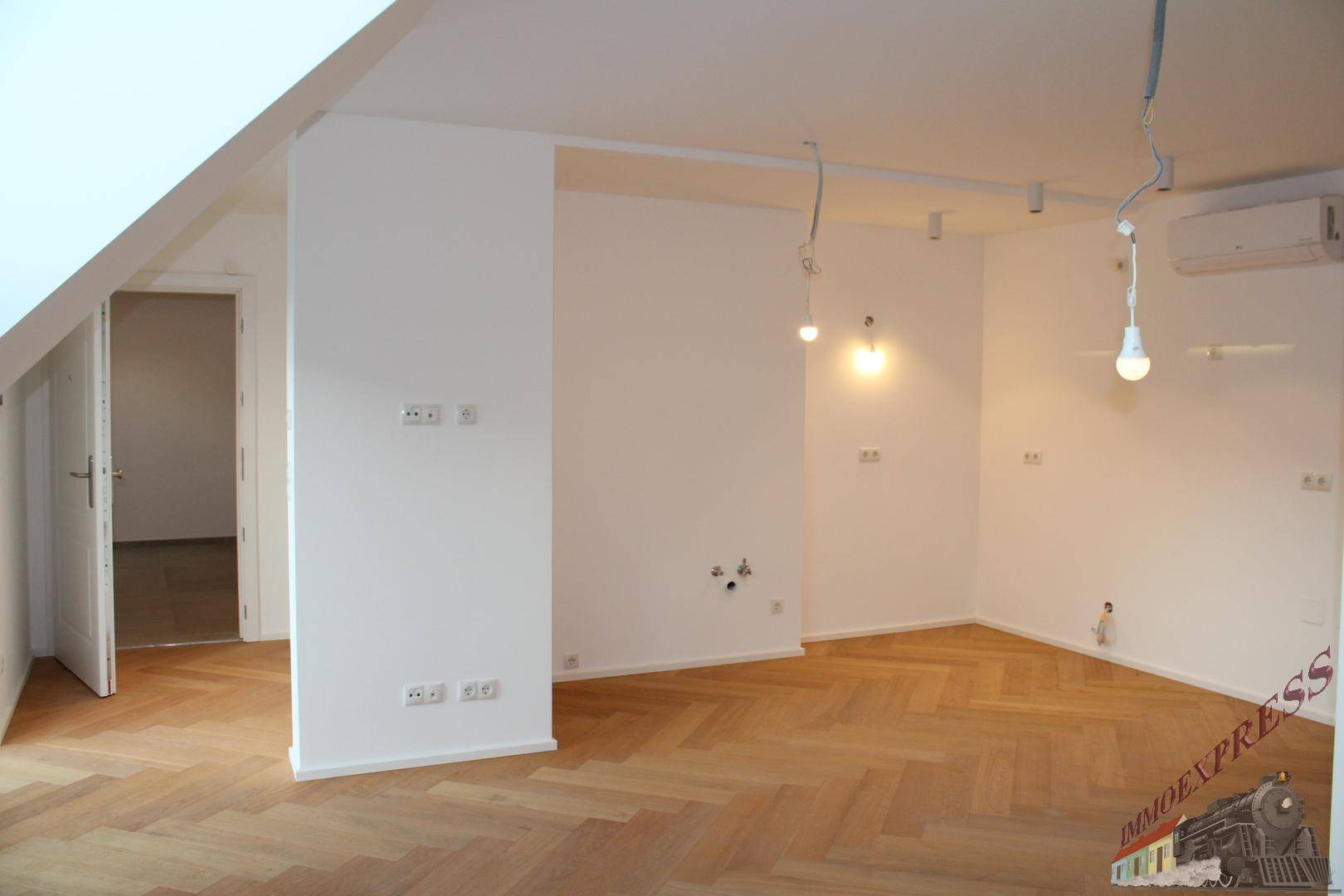 Gut gelegene Dachgeschosswohnung im 9. Bezirk mit Balkon und Terrasse – pohled 2